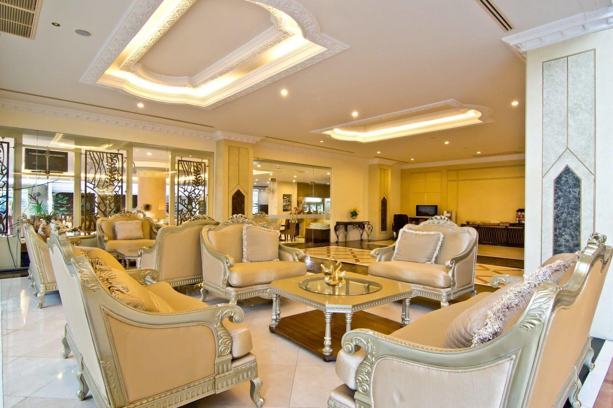 होटल Lk Royal 4*